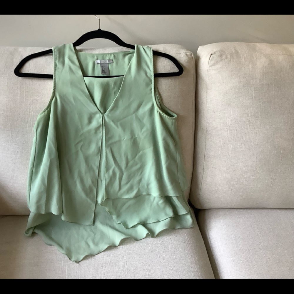 Hm sleeveless size 2